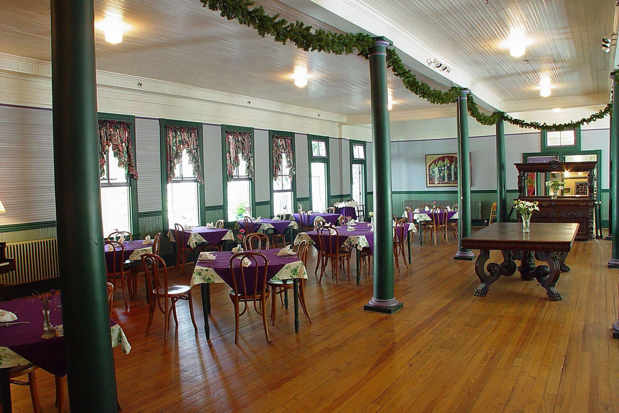 Grand Old Lady Hotel Waynesville Eksteriør bilde